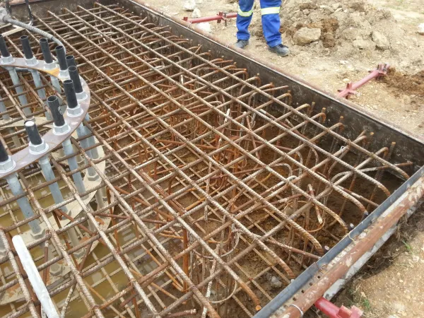 Monopole pile cap foundation